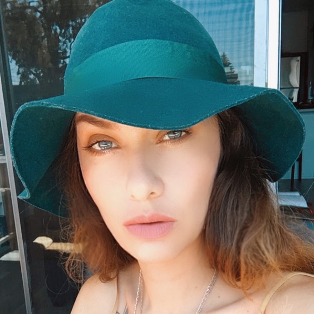 Meet your Posher, Sol